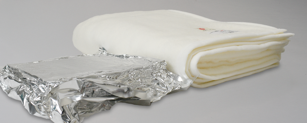 現行の八つ折り真空パック毛布に比べ約60%のダウンサイズ